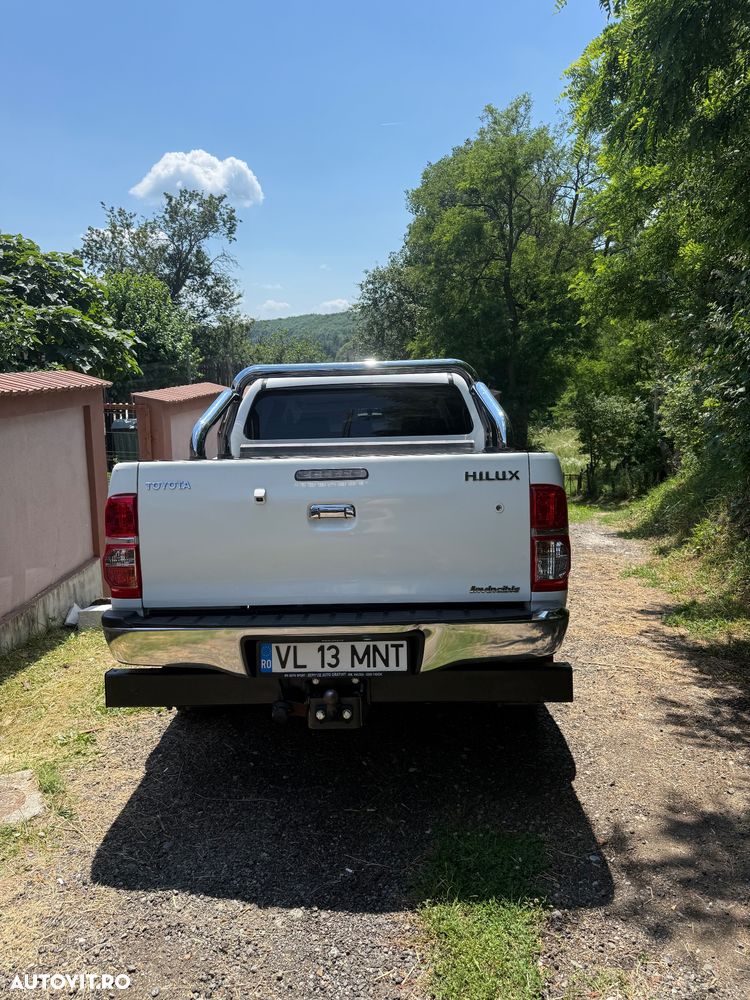 Toyota Hilux 4x4 Double Cab - 10