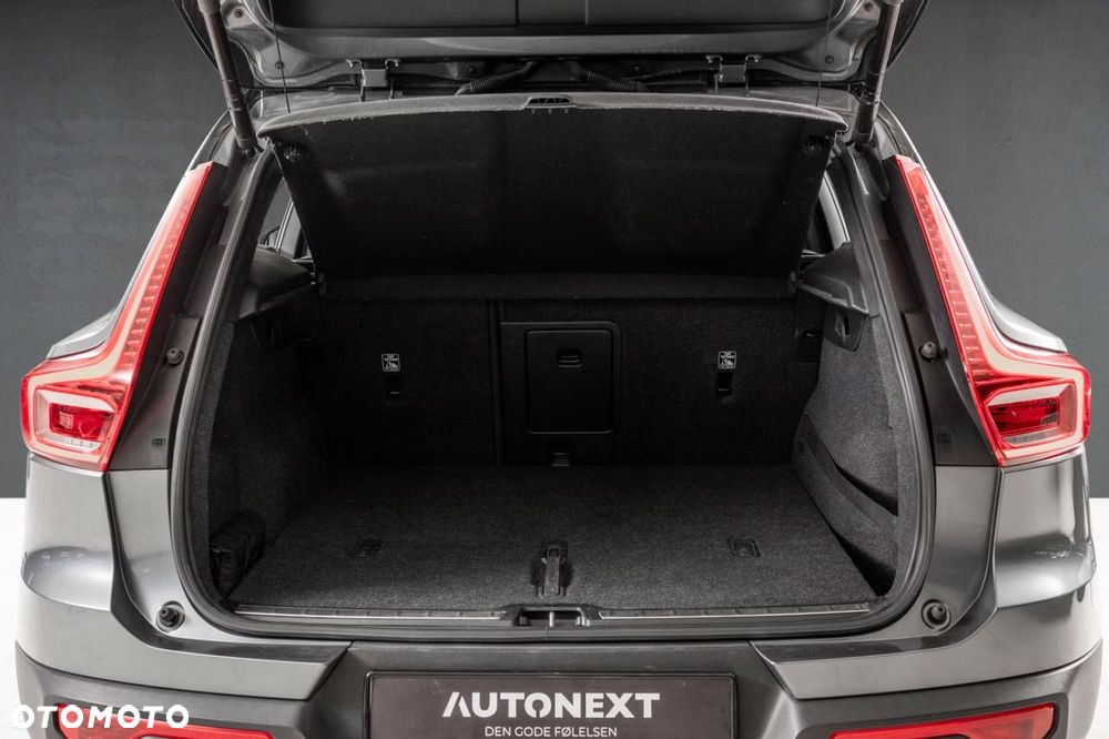 Volvo XC 40 D3 SCR AWD R-Design - 4
