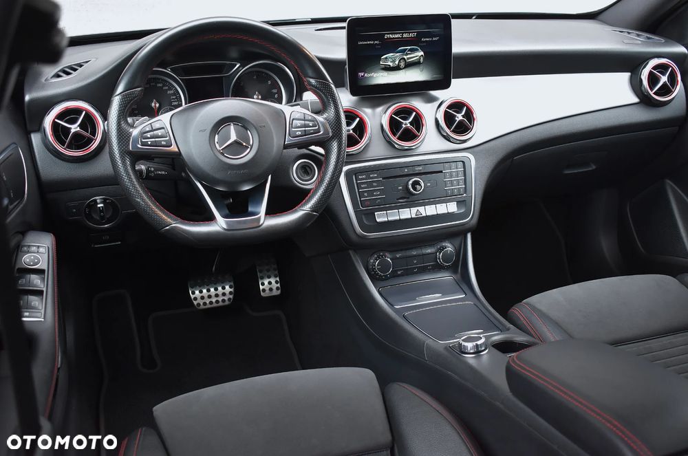 Mercedes-Benz GLA 200 d 7G-DCT AMG Line - 14