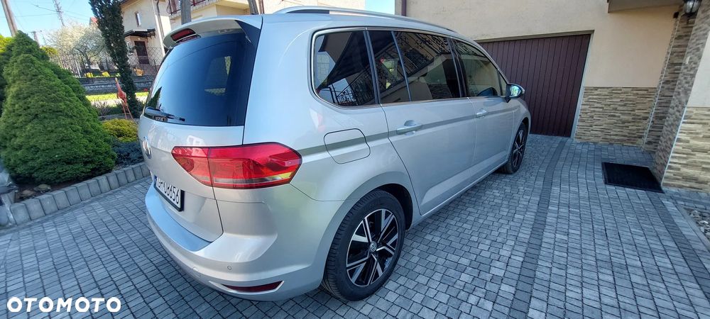 Volkswagen Touran 2.0 TDI BMT Highline - 10