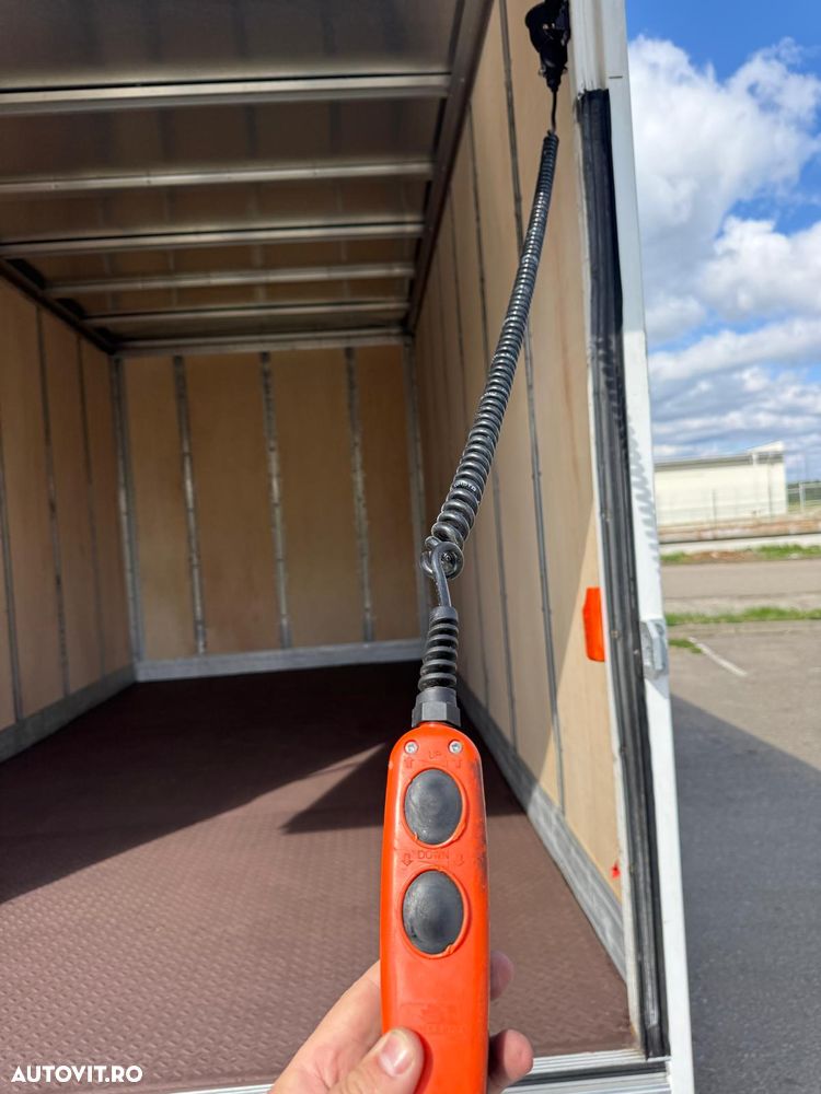 Mercedes-Benz Sprinter - 15