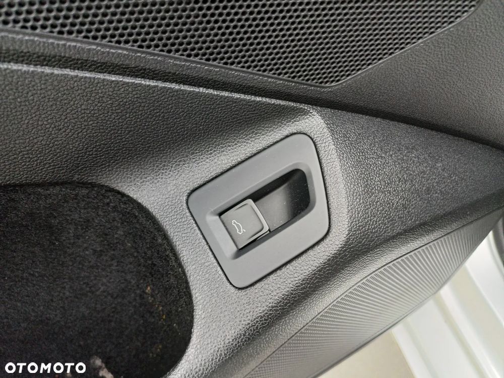 Volkswagen Passat Variant 2.0 TDI SCR - 23