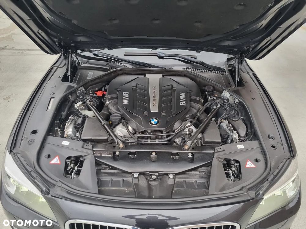 BMW Seria 7 750i xDrive - 9