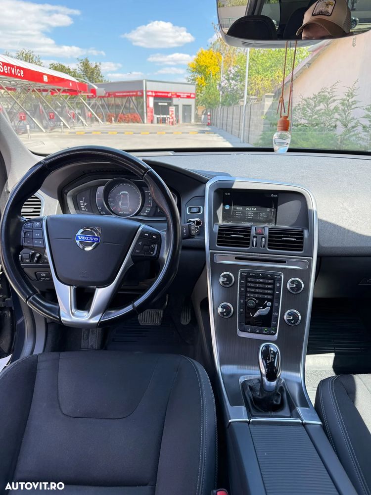 Volvo XC 60 D4 Geartronic Momentum - 4