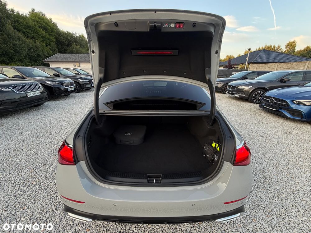 Mercedes-Benz Klasa E 400e 4Matic 9G-TRONIC AMG Line NIGHT Edition - 32