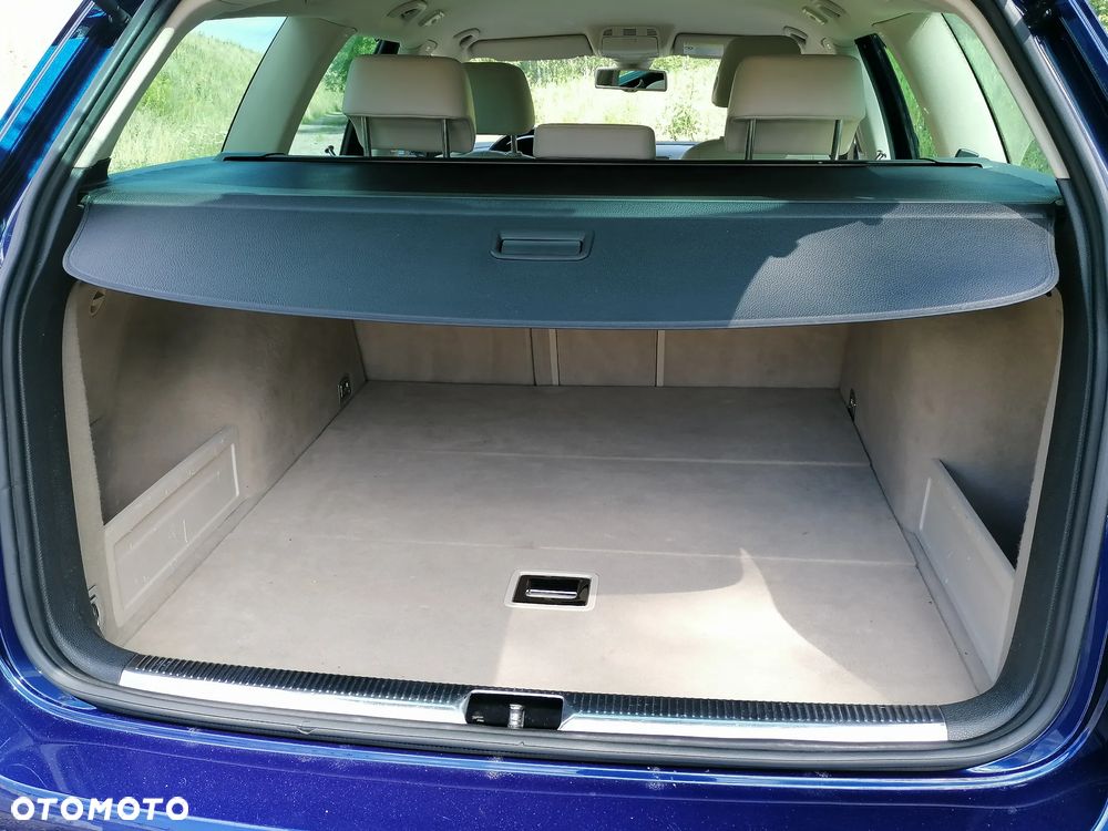 Volkswagen Passat Variant 2.0 TDI DPF DSG Highline - 32