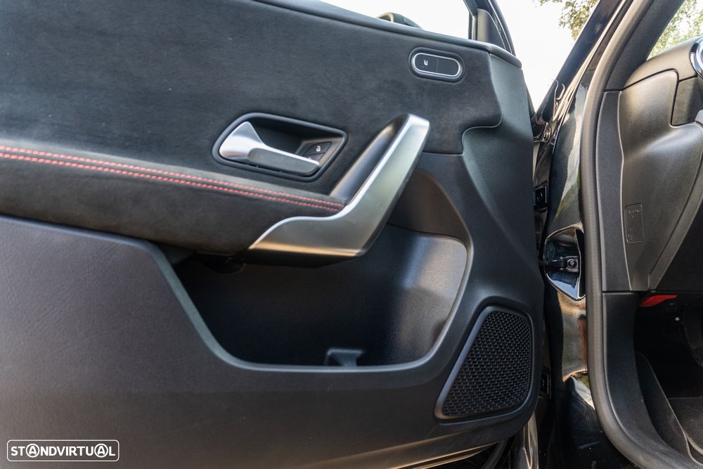 Mercedes-Benz A 180 AMG Line - 15