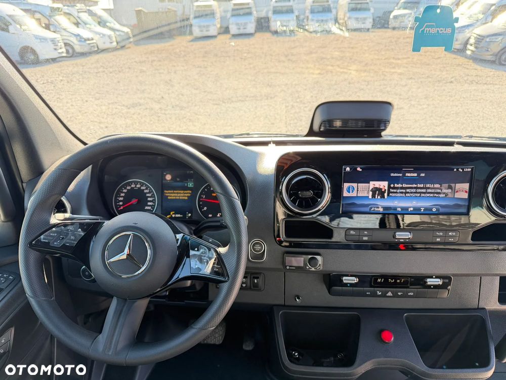 Mercedes-Benz Sprinter 519 - 24