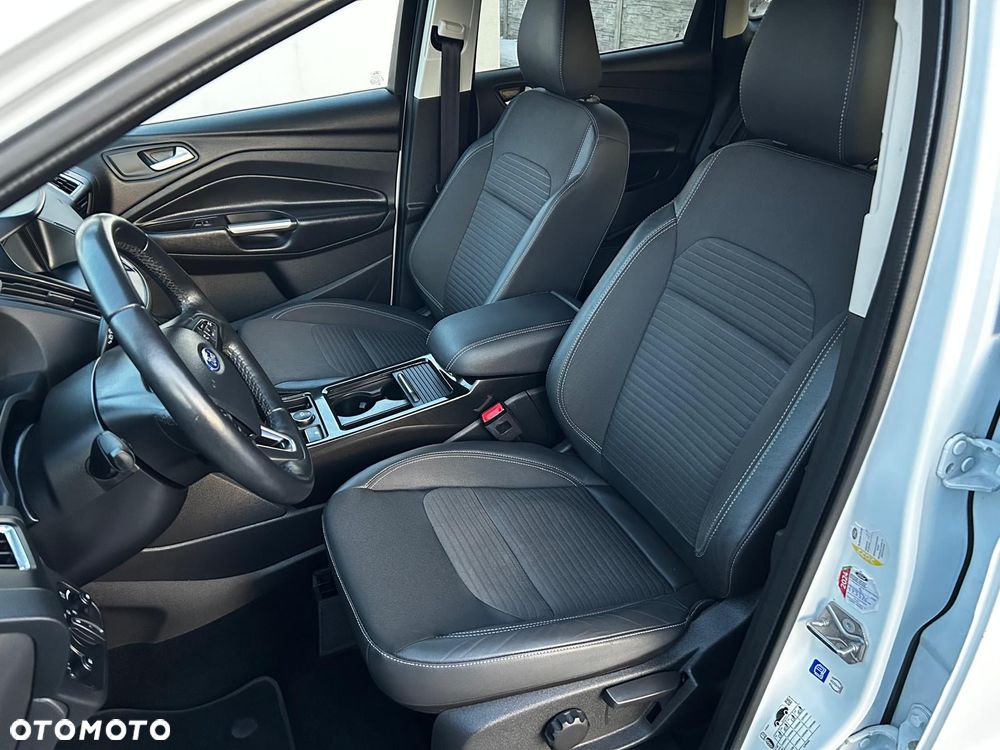 Ford Kuga 2.0 TDCi 4x4 Titanium - 33