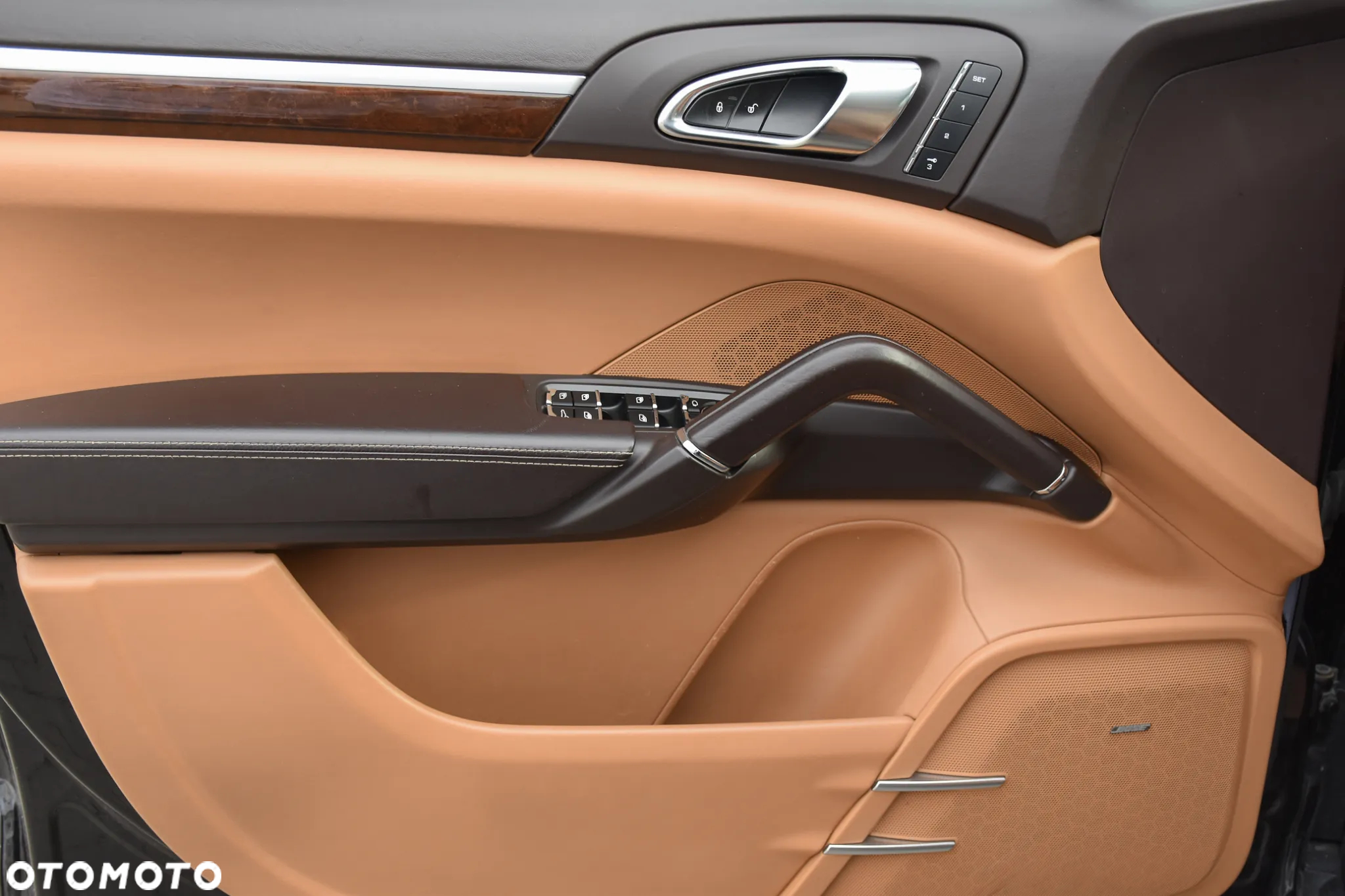 Porsche Cayenne Diesel Platinum Edition - 18