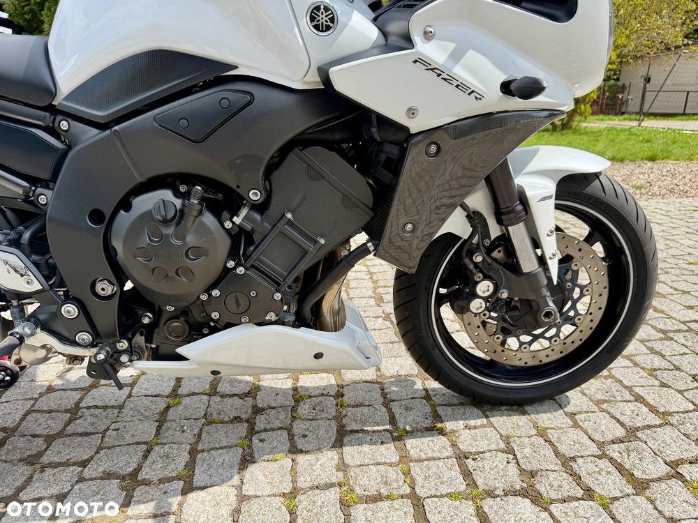Yamaha FZ - 11