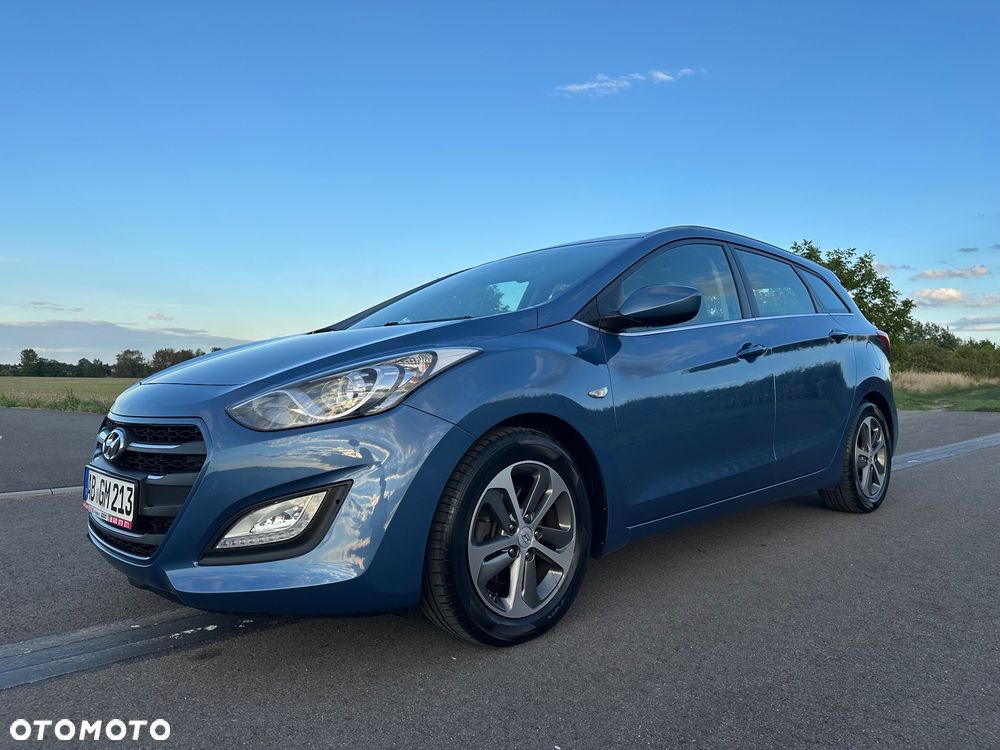 Hyundai i30 blue Kombi 1.4 YES Silver - 1
