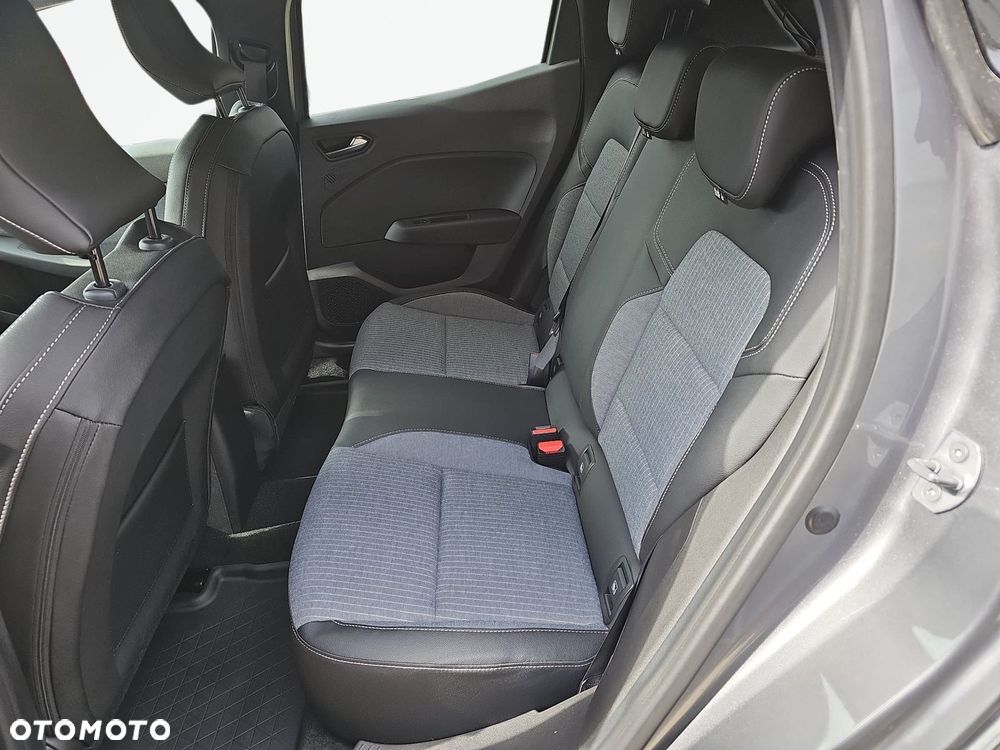 Renault Clio - 23