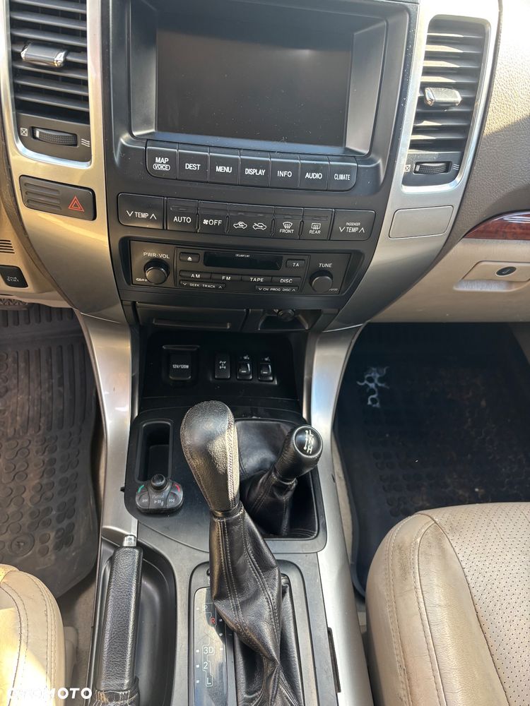 Toyota Land Cruiser - 13