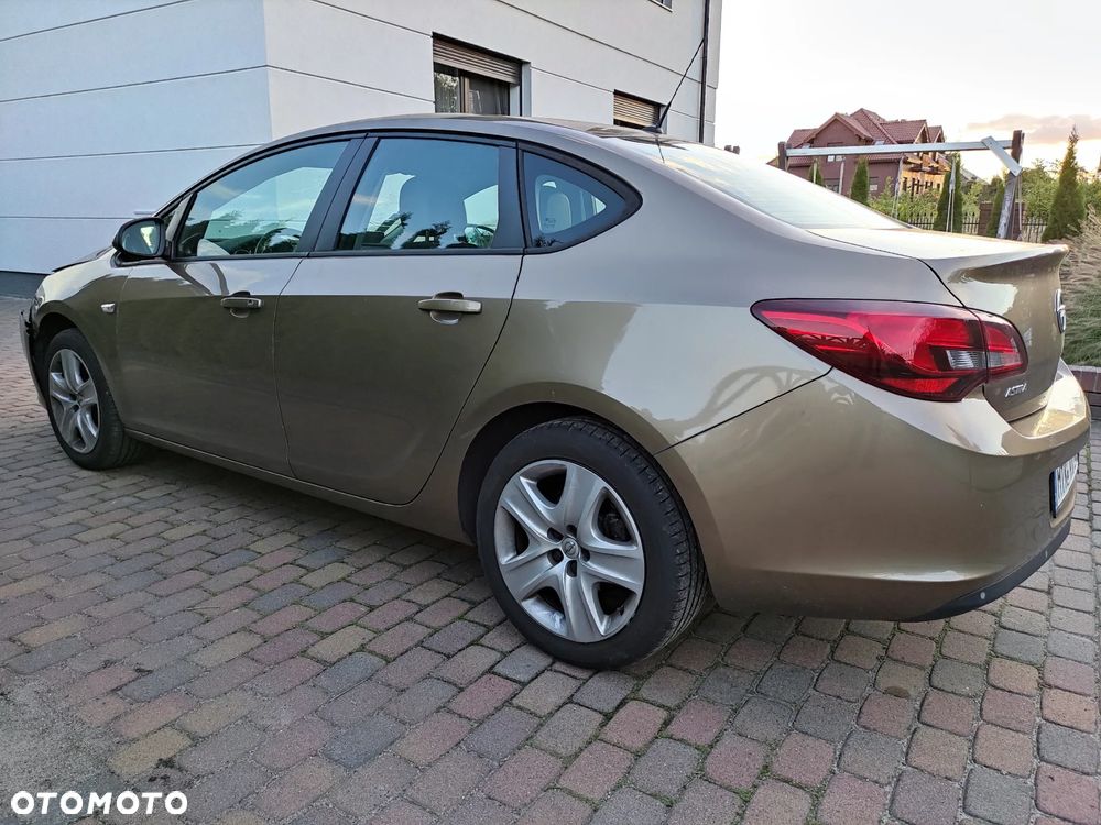 Opel Astra 1.6 Edition - 9