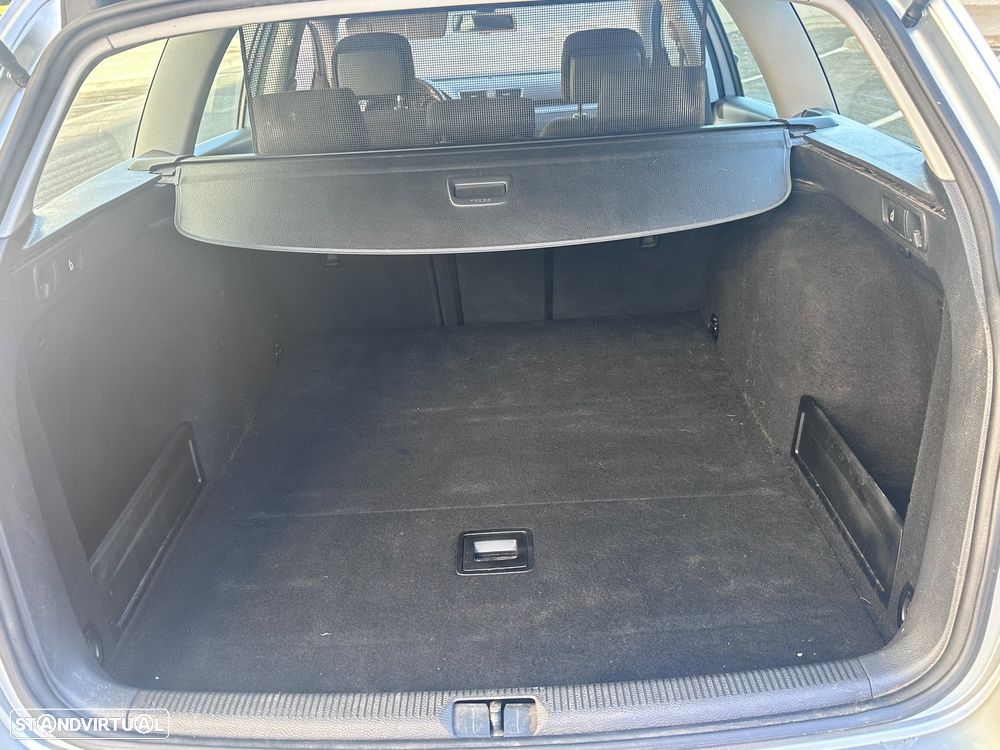 VW Passat Variant 1.6 TDI BlueMotion - 9