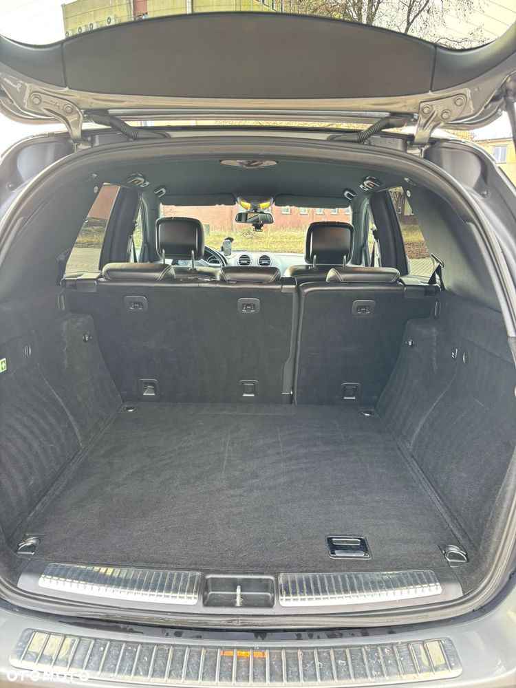 Mercedes-Benz ML 300 CDI 4Matic 7G-TRONIC DPF BlueEFFICIENCY Grand Edition - 8