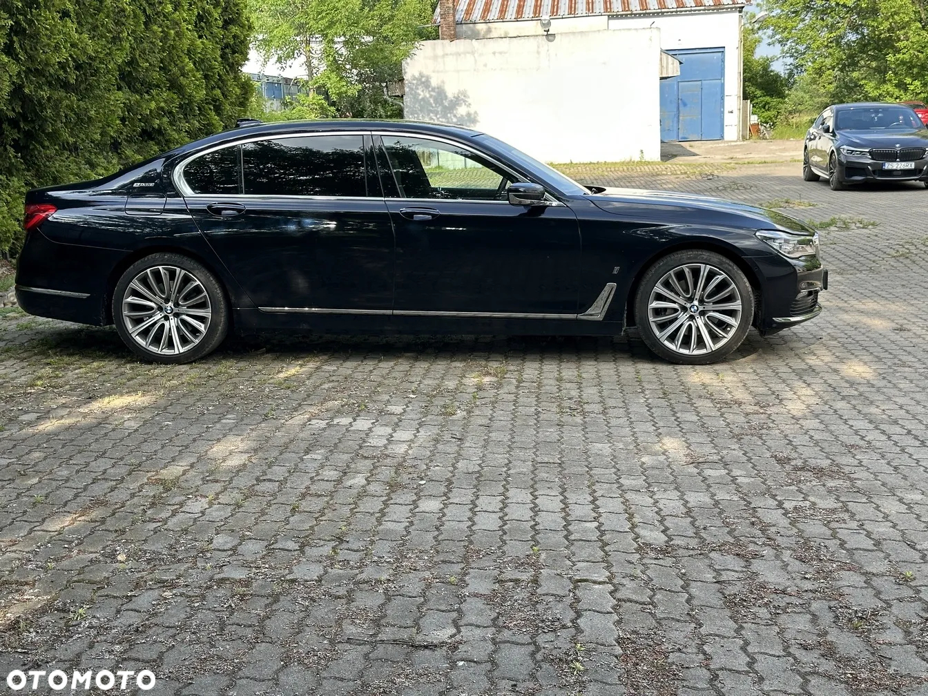 BMW Seria 7 740Le xDrive iPerformance - 11