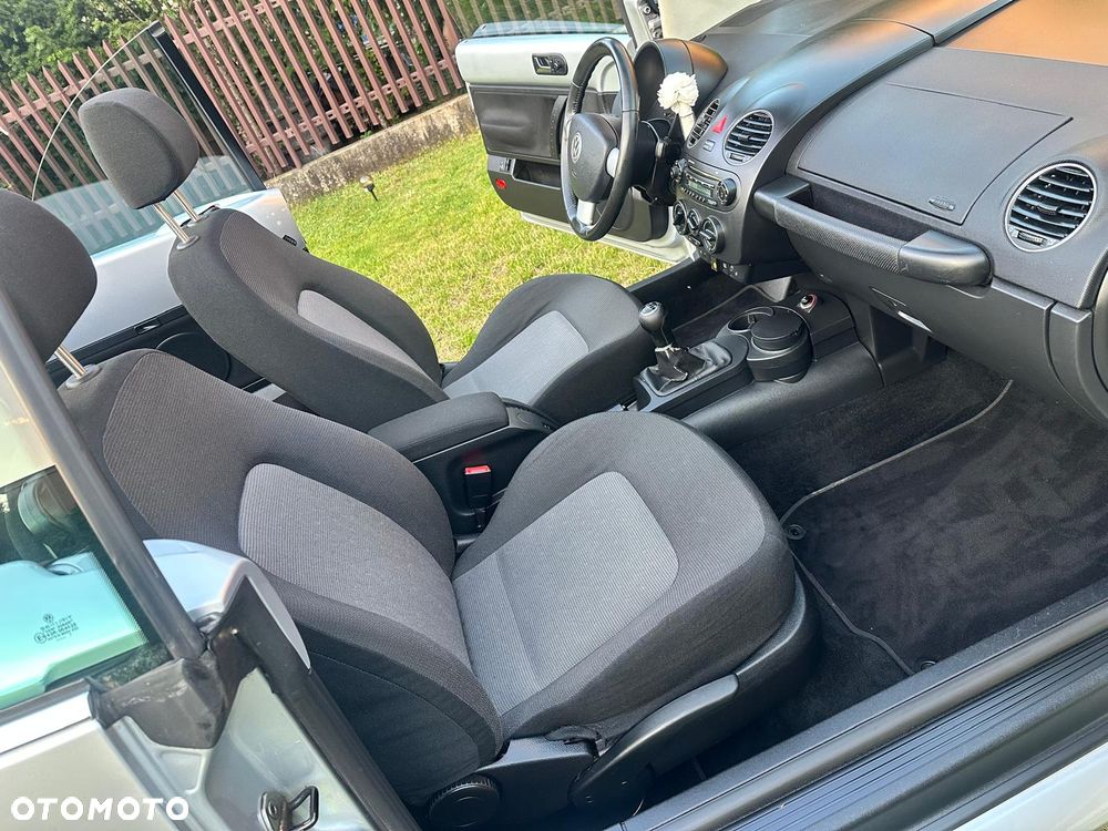 Volkswagen New Beetle 1.6 - 16