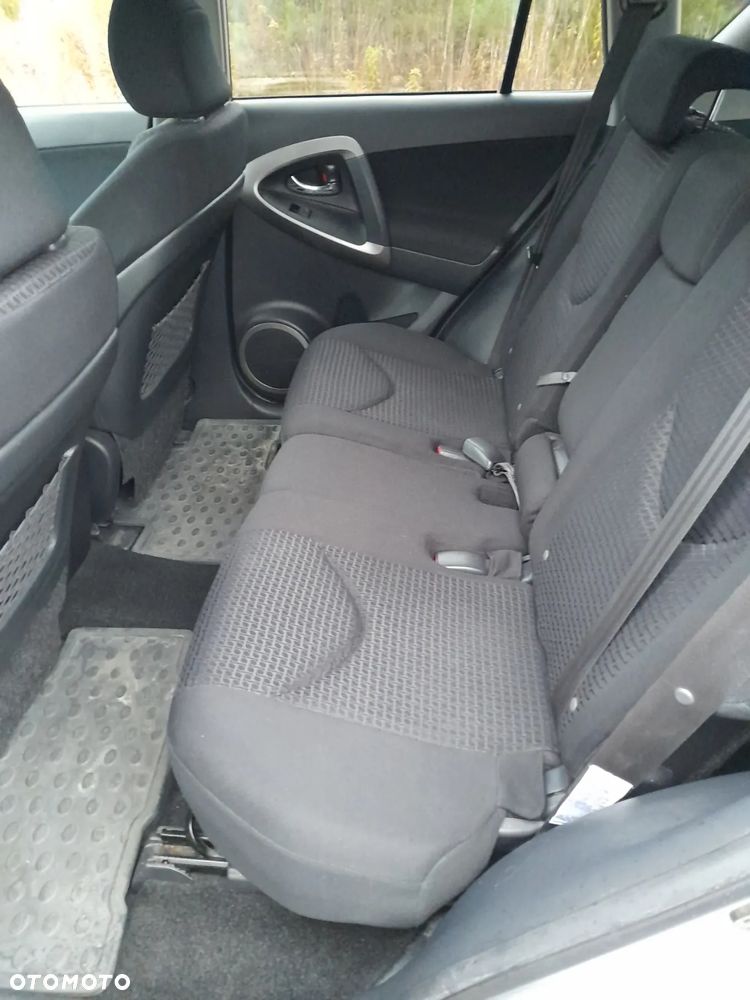 Toyota RAV4 2.0 VVT-i Sol - 32