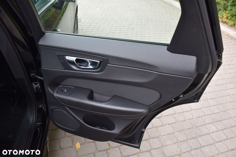 Volvo XC 60 B4 D AWD Geartronic Inscription - 30