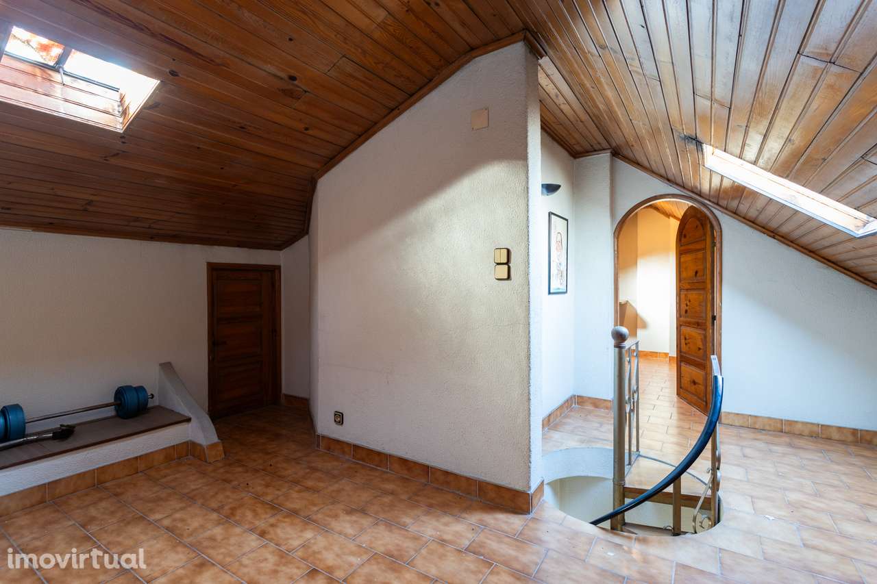 Amadora, Apartamento T2 com Sótão e Garagem - Grande imagem: 4/34