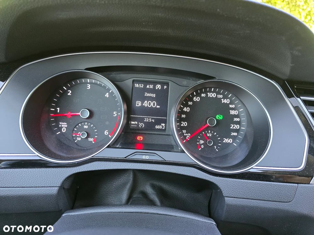 Volkswagen Passat 2.0 TDI (BlueMotion Technology) DSG Comfortline - 14