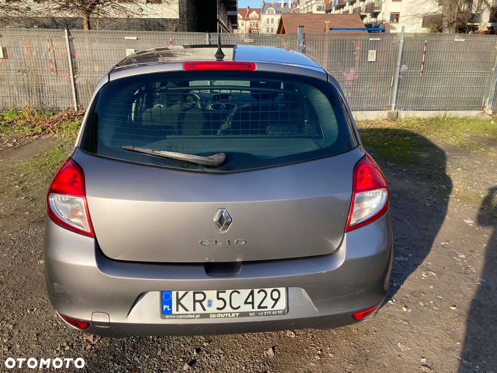 Renault Clio 1.5 dCi Authentique - 8