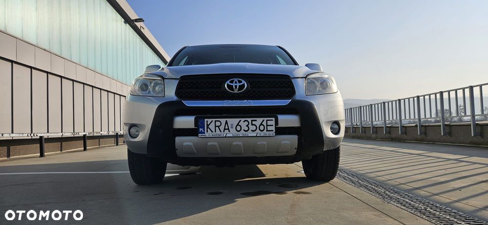 Toyota RAV4 2.2 D-4D 4x4 Executive - 3
