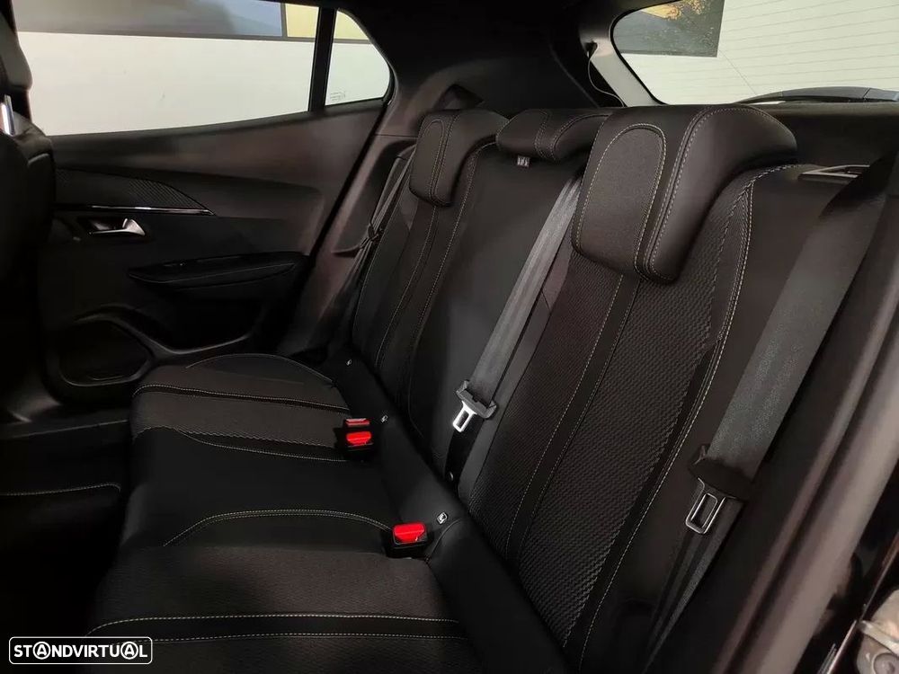 Peugeot e-2008 50 kWh GT Line - 8