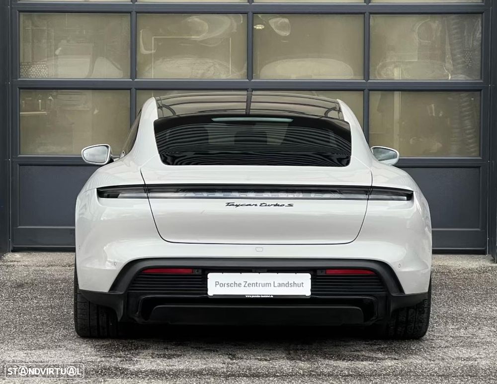 Porsche Taycan Turbo S - 9