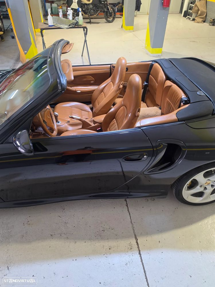 Porsche 911 Série F - 34