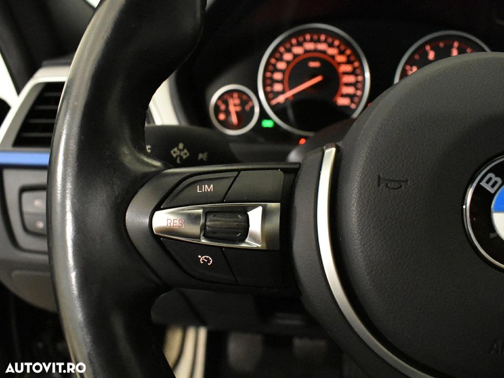 BMW Seria 3 320d M Sport - 17