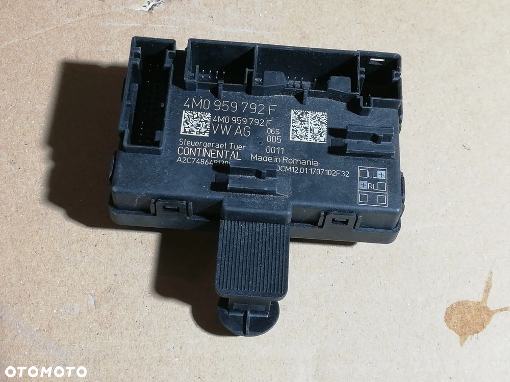 AUDI A5 F5 moduł drzwi 4M0959792F