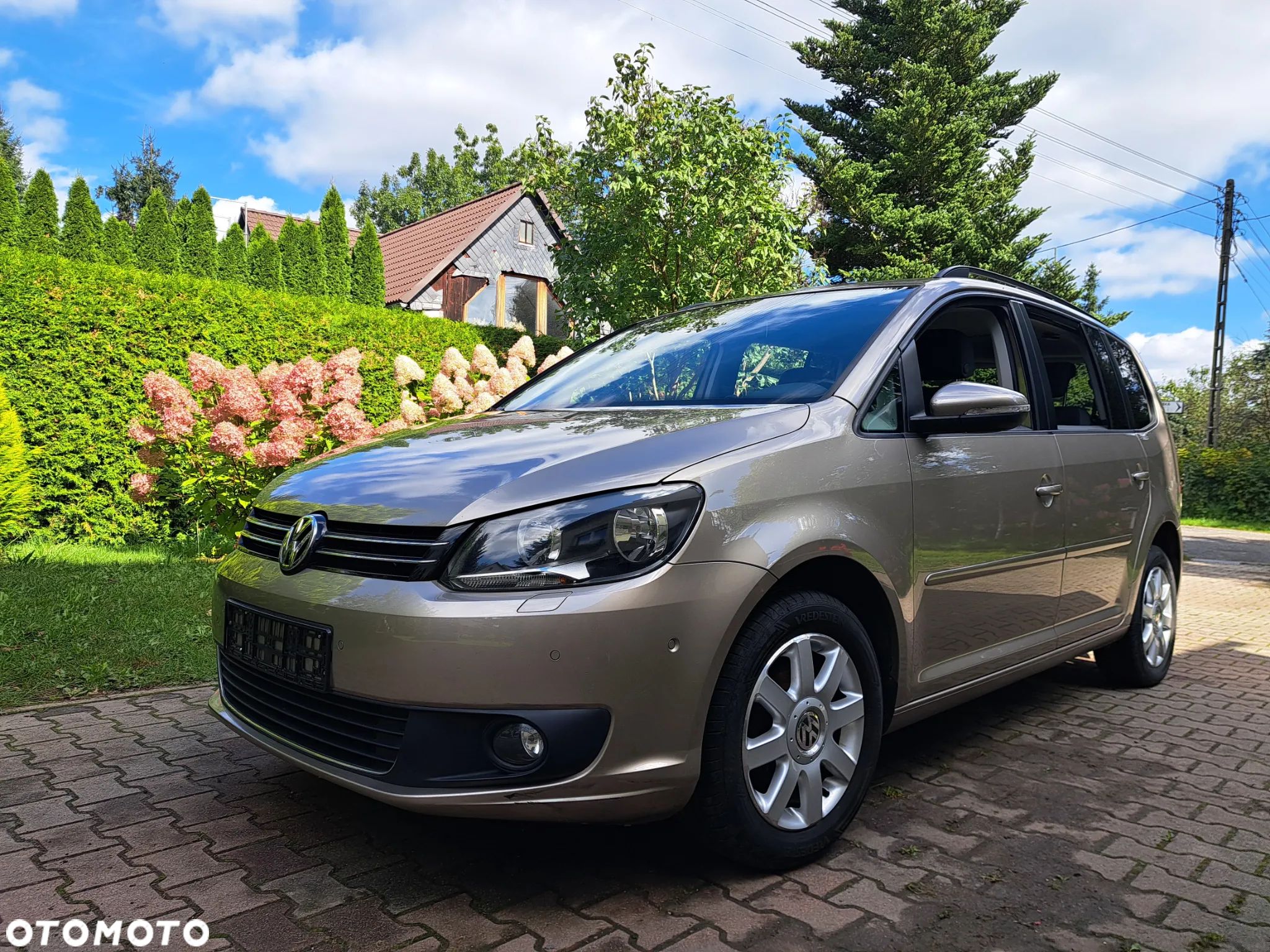 Volkswagen Touran 1.6 TDI DPF Comfortline DSG - 1
