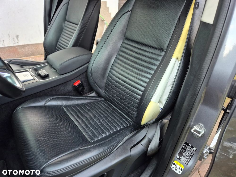 Land Rover Discovery Sport 2.0 P200 mHEV S - 24