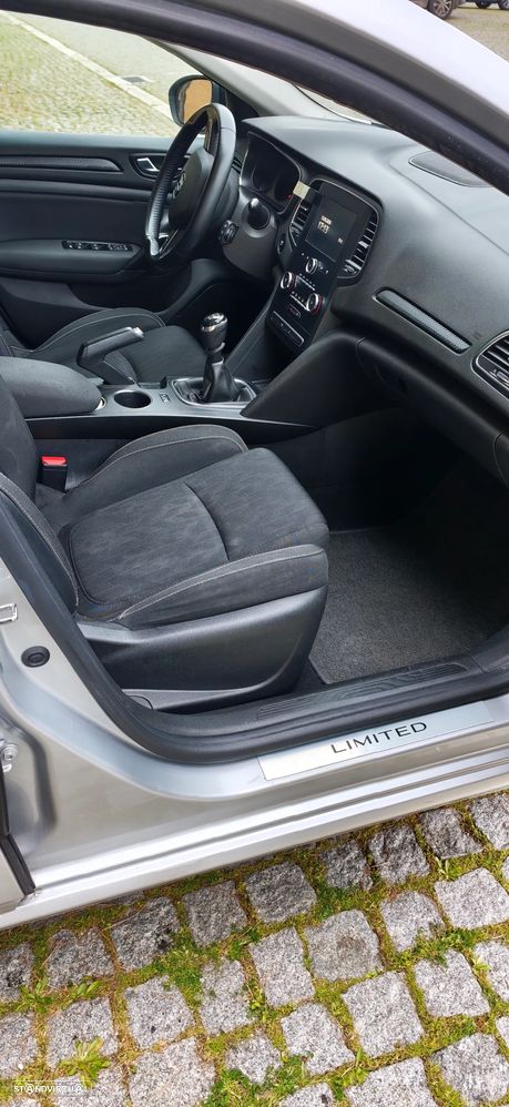 Renault Mégane Sport Tourer - 9