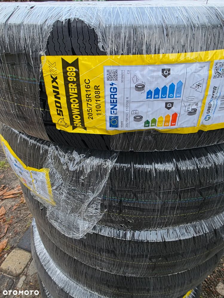 Mercedes-Benz Sprinter - 13