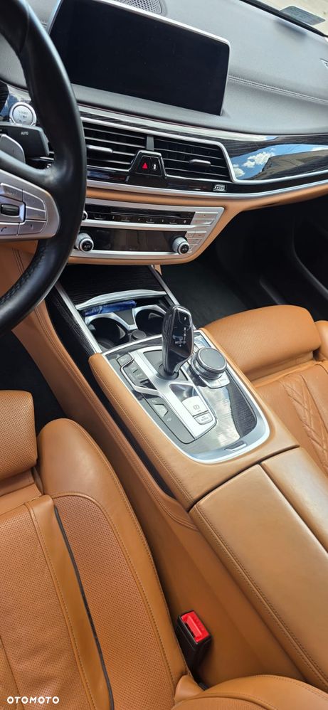 BMW Seria 7 740d xDrive - 13