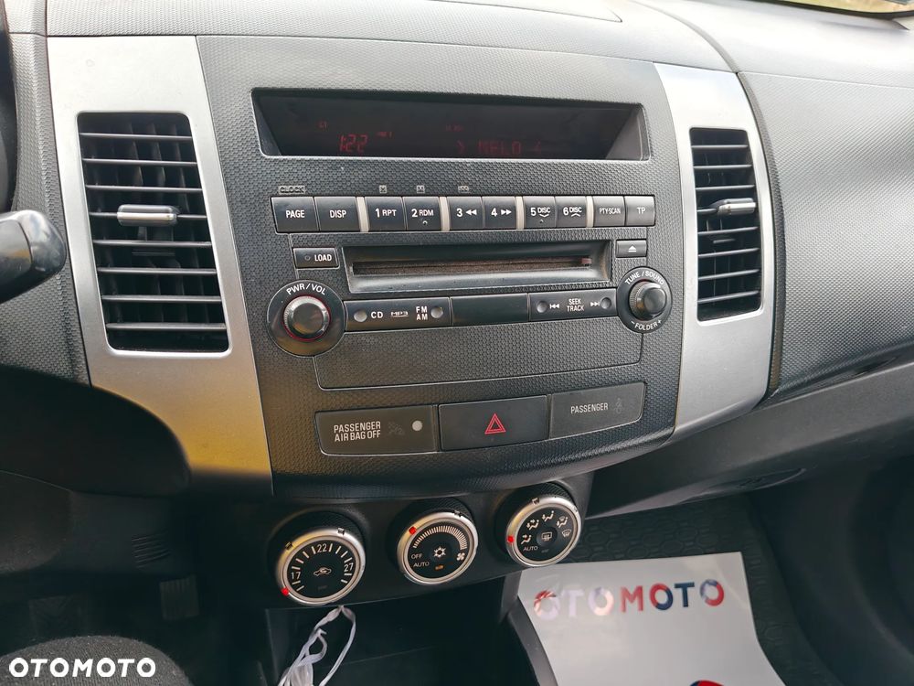 Mitsubishi Outlander 2.0 DI-D 4WD Intense - 23