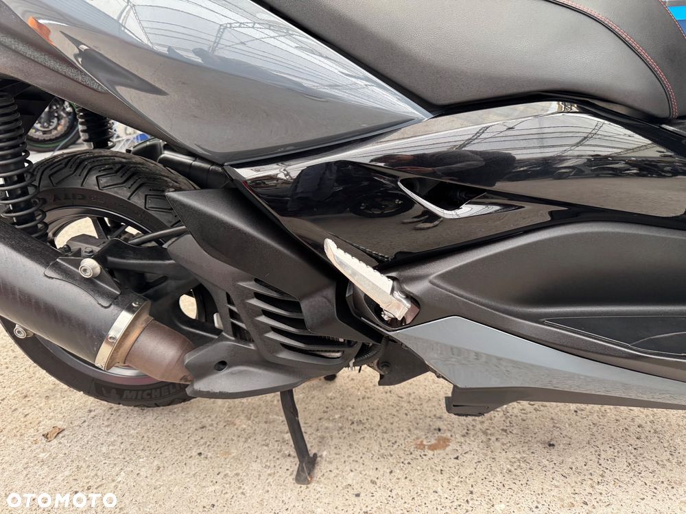 Yamaha X-max - 32