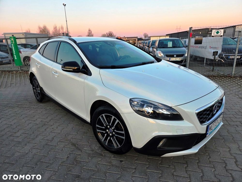 Volvo V40 Cross Country D2 Momentum - 3