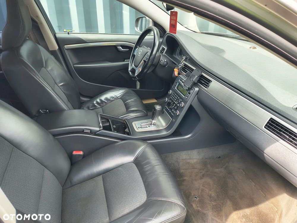 Volvo V70 2.5T Momentum - 12