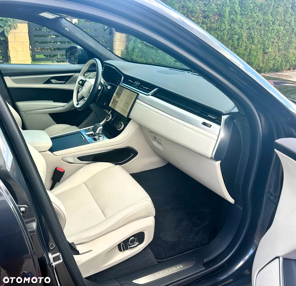 Jaguar F-Pace - 23