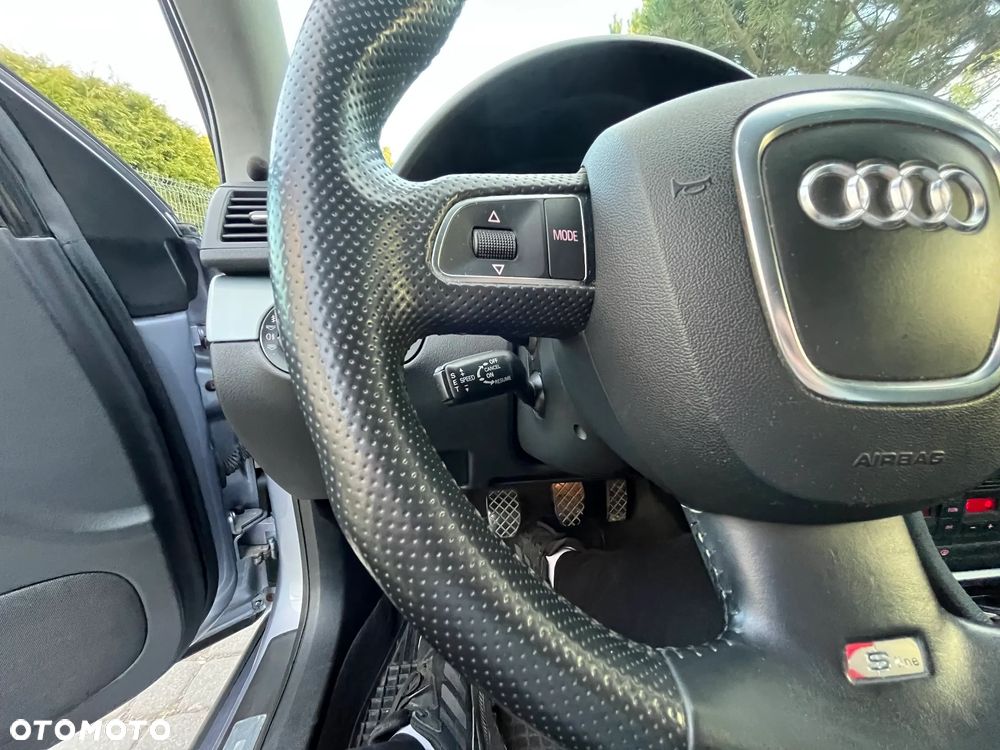 Audi A4 Limousine 1.8 T quattro - 16