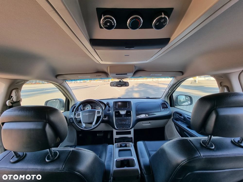 Chrysler Town & Country 3.6 Touring - 25