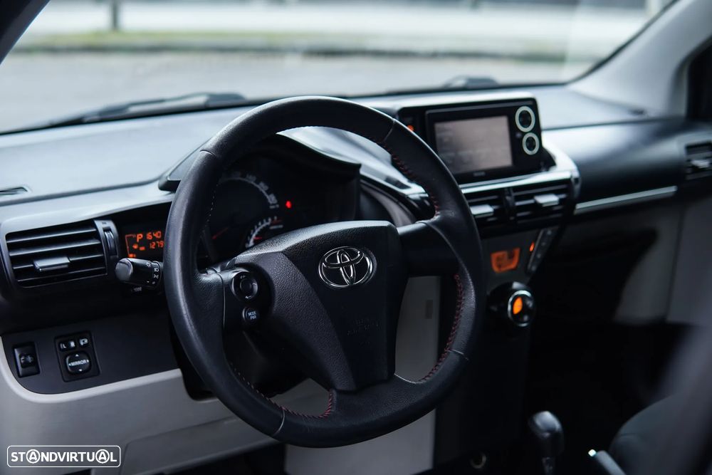 Toyota iQ 1.0 VVT-i 2 MultiDrive EP+NAVI+Bluetooth - 38