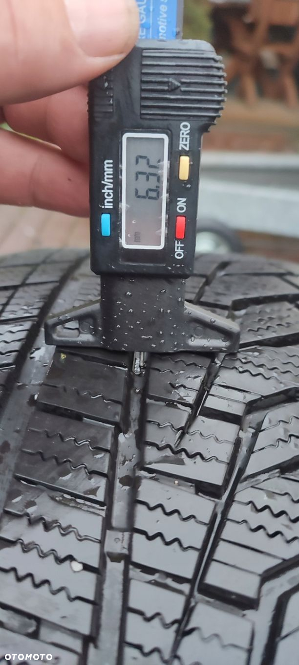 Opony Zimowe Hankook Winter ICept Evo2 235/55/17 99H 2018r 2x6mm Para - 4