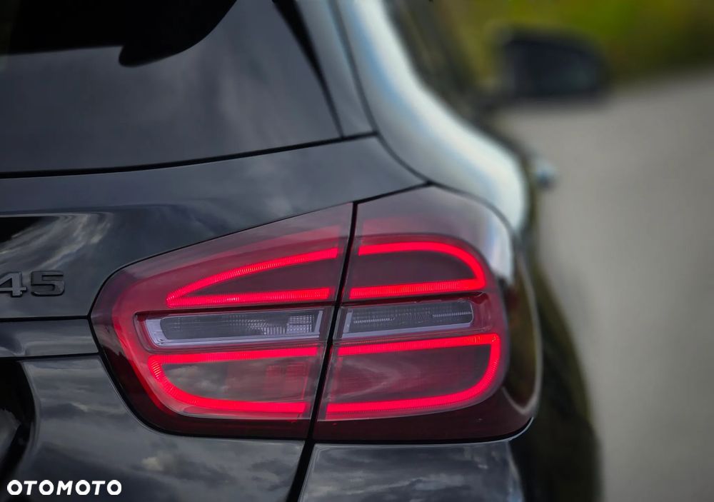 Mercedes-Benz GLA 45 AMG 4-Matic - 22