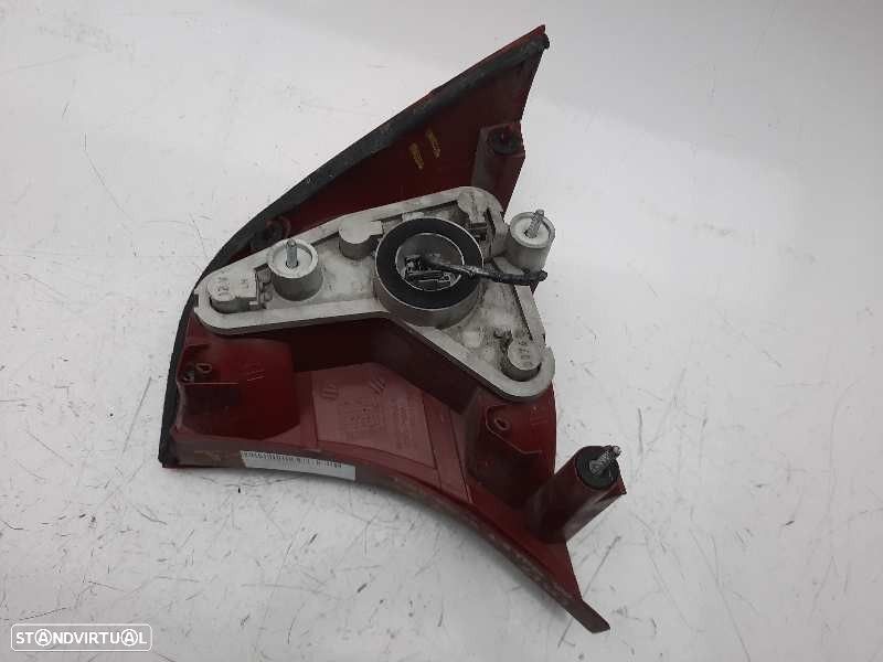 FAROLIM TRASEIRO ESQUERDO FORD FOCUS 2000 - 4